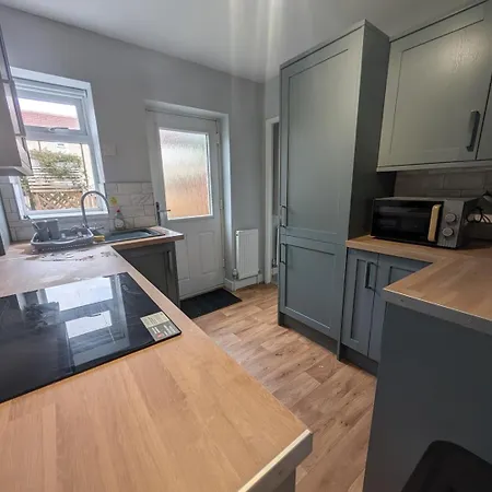 Apartment Stylish 2bd Near Parks *
