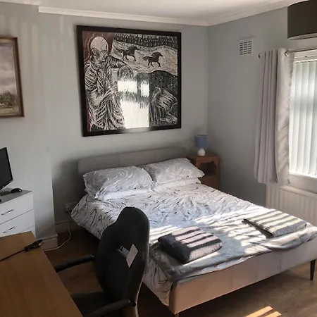 Stylish 2bd Near Parks Apartment Bradford (West Yorkshire)