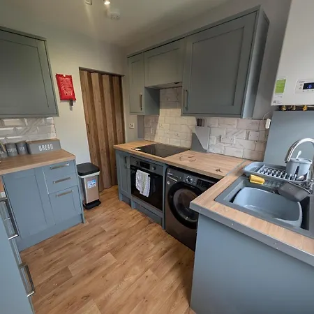 Stylish 2bd Near Parks * Bradford (West Yorkshire)