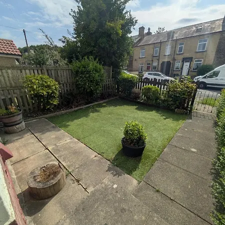 Stylish 2bd Near Parks Apartment
