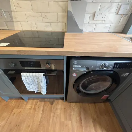 Stylish 2bd Near Parks *