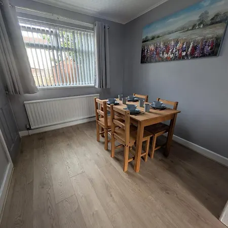 Apartment Stylish 2bd Near Parks Bradford (West Yorkshire)